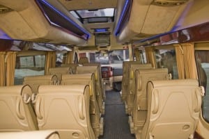 minibuss med lyse seter 2