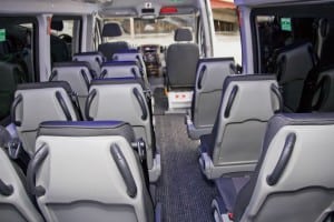 liten minibuss innvendig
